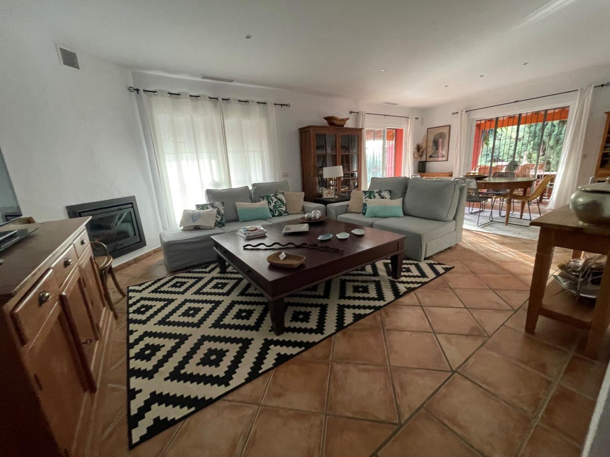 Pura Vida Villa *