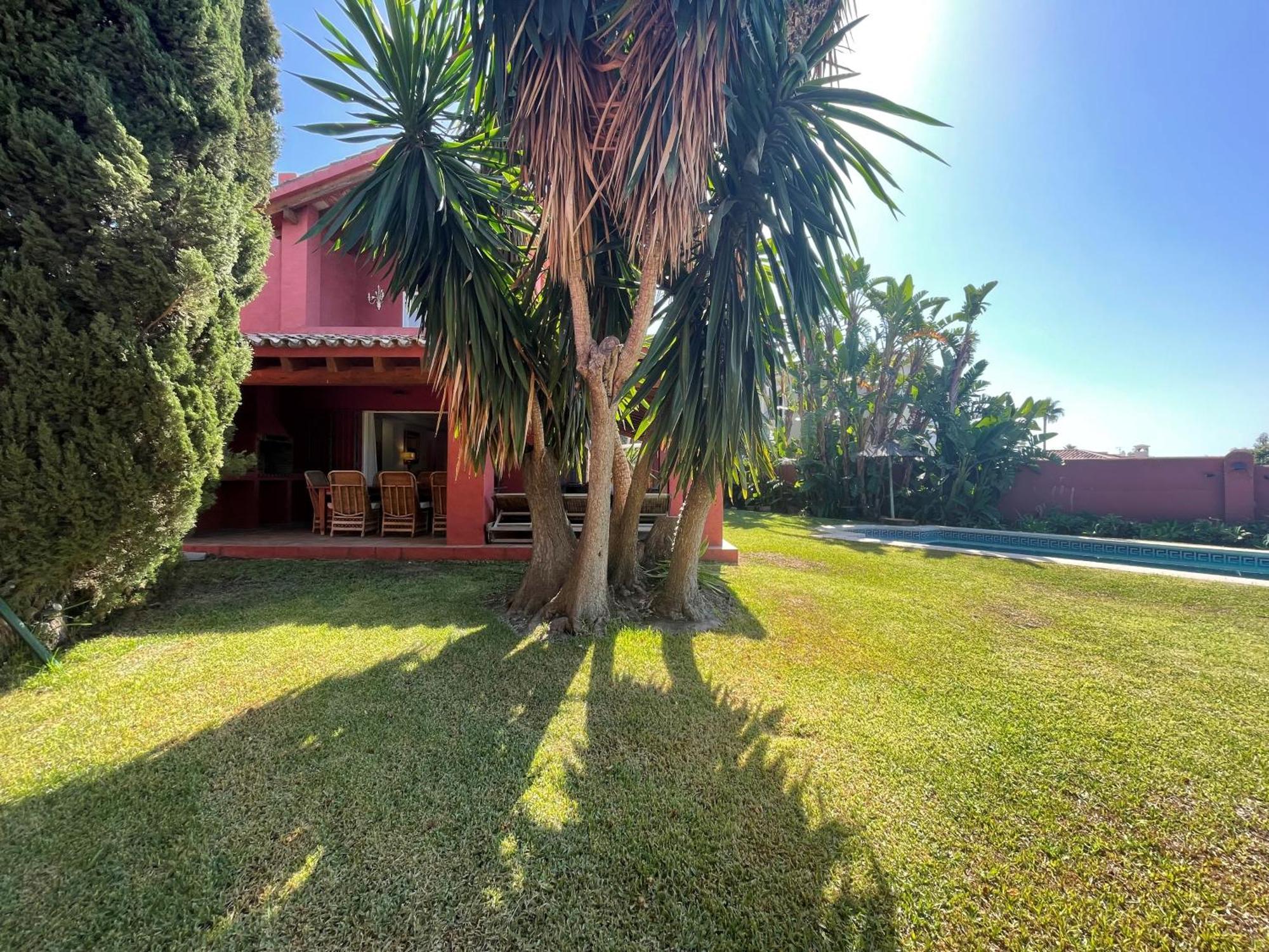 Pura Vida Estepona