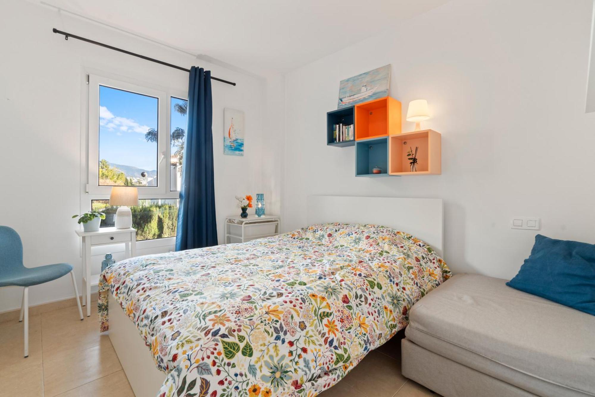 Sea View Flat Close To The Estepona