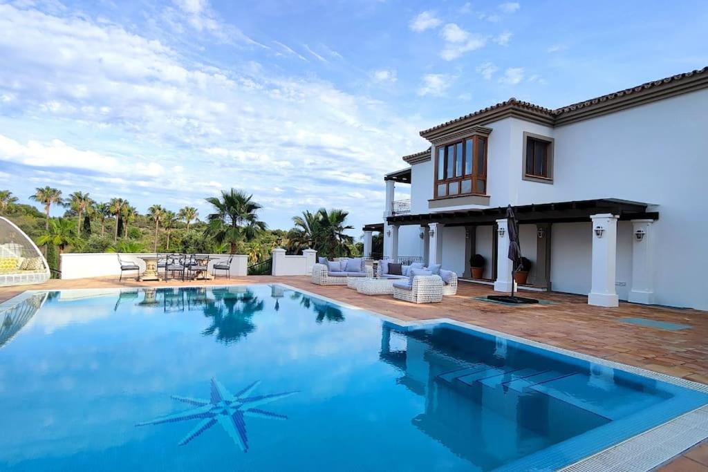 Villa 10 Bedroom Palace Huge Garden, Sea View! Estepona
