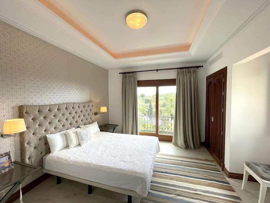 Villa 10 Bedroom Palace Huge Garden, Sea View!