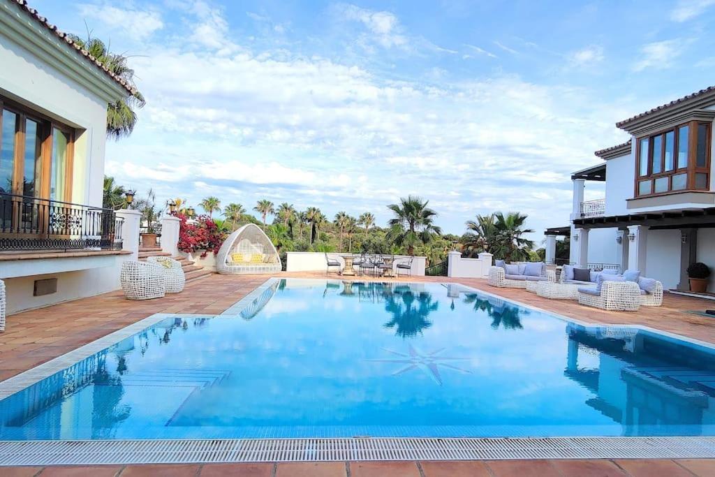 Villa 10 Bedroom Palace Huge Garden, Sea View!