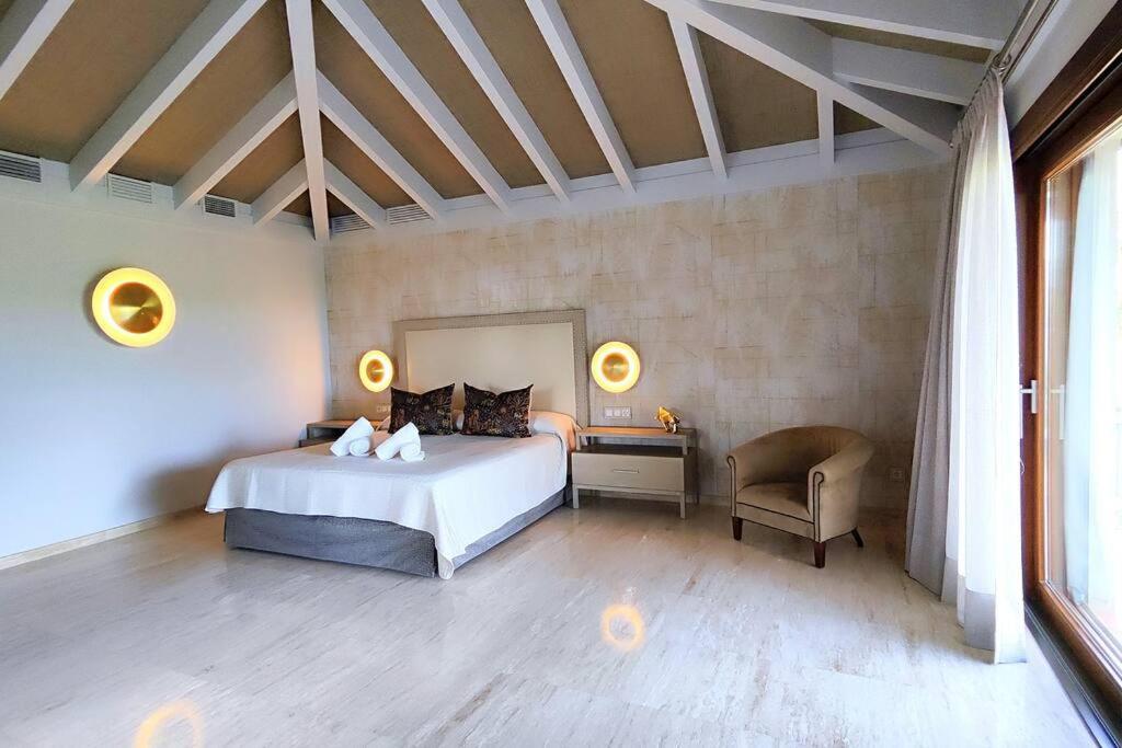 10 Bedroom Palace Huge Garden, Sea View! * Estepona