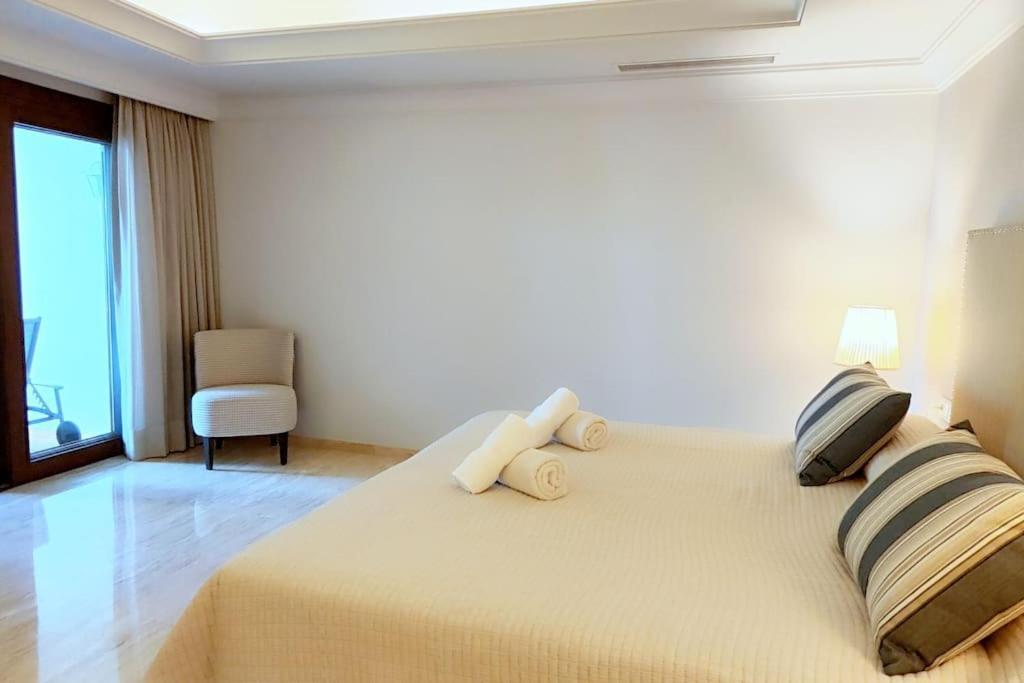 10 Bedroom Palace Huge Garden, Sea View! Villa Estepona