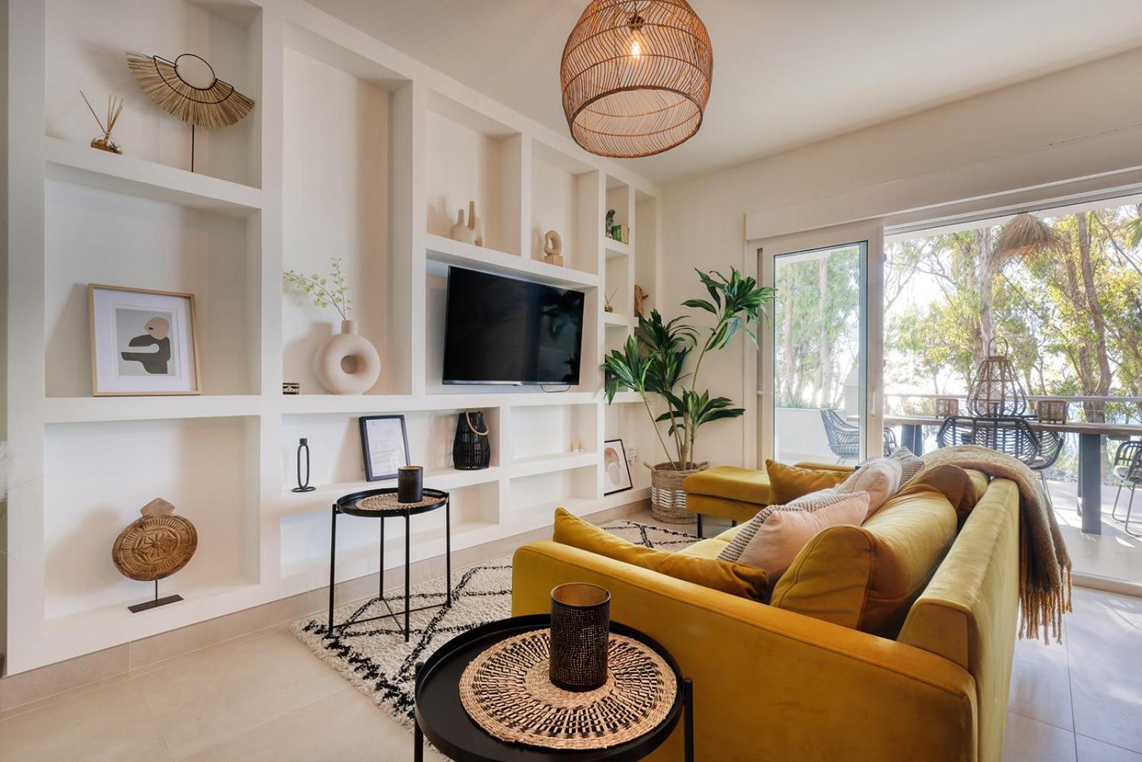 Alejandra - Gerenoveerd Direct Aan Zee Apartment Estepona
