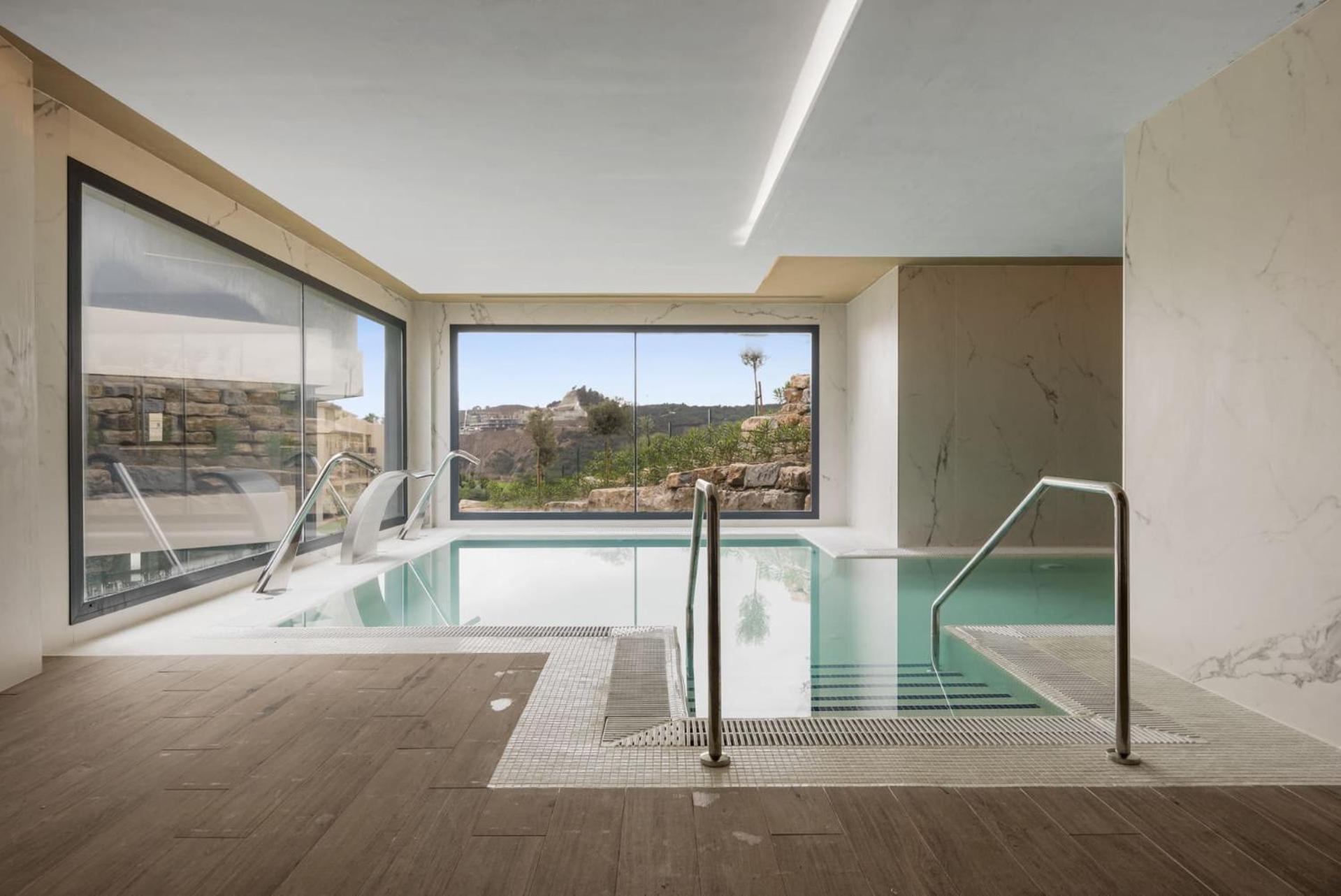 Vivi Homes - Eros Luxury, Pool, Sauna, Gym & Terrace Apartment Estepona