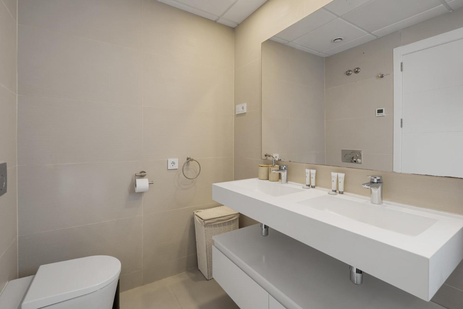 Apartment Vivi Homes - Sublime Close To The Beach, Garden, Pool & Hot Tub Estepona