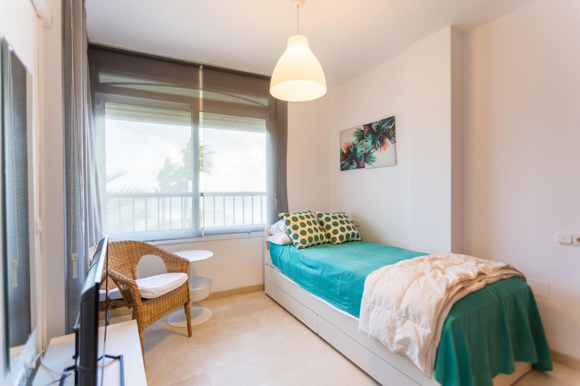Bonito En Primera Línea De Playa Apartamento