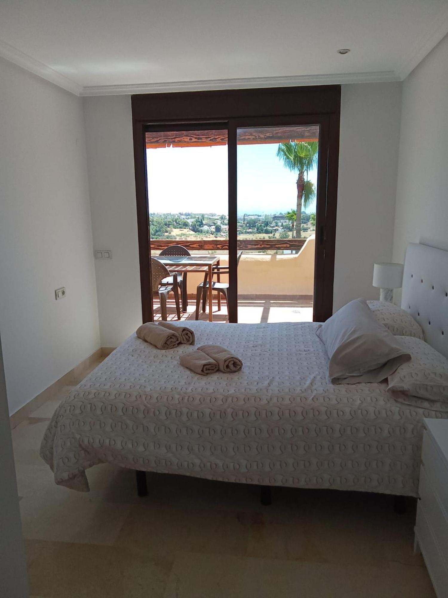 Apartment Atico Con Vista Al Mar Y Cerca Campos De Golf Estepona