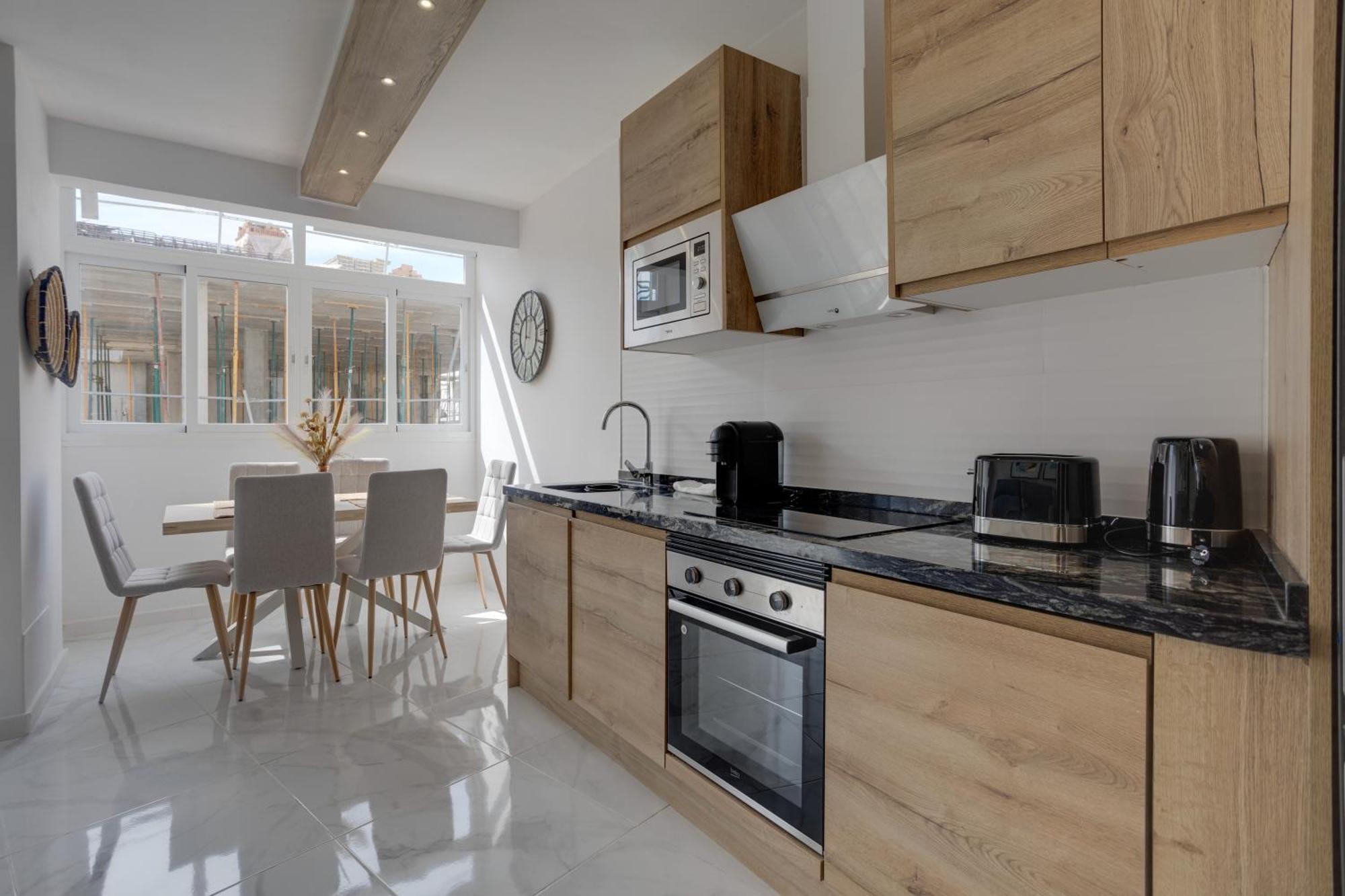 Apartment New 3 Bedrooms 100 Meters To Rada Old Town