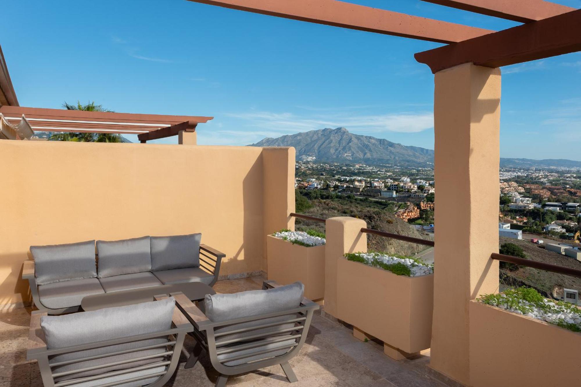 2-bedroom Penthouse With Panoramic Scenery * Estepona