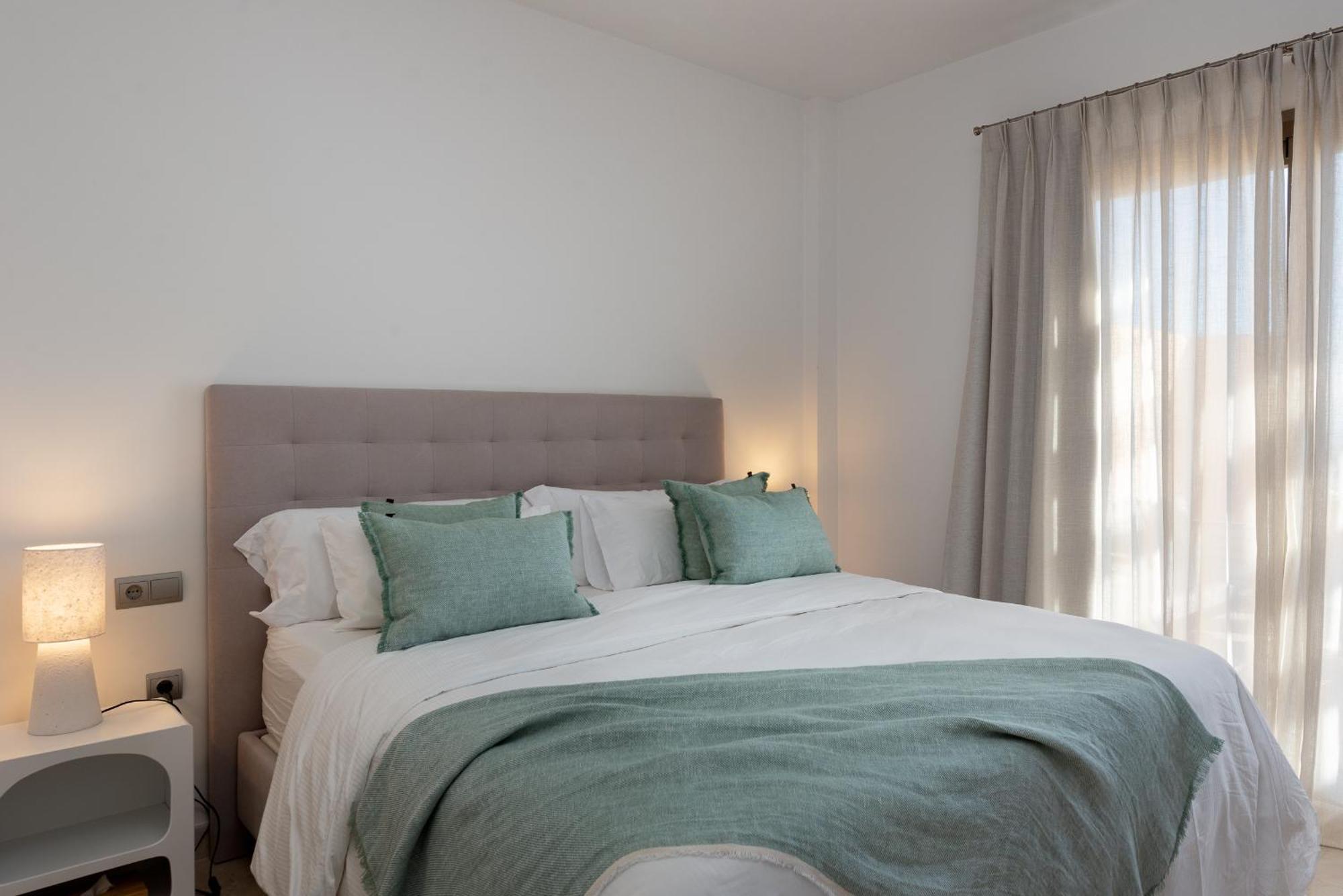 Apartment 2-bedroom Penthouse With Panoramic Scenery