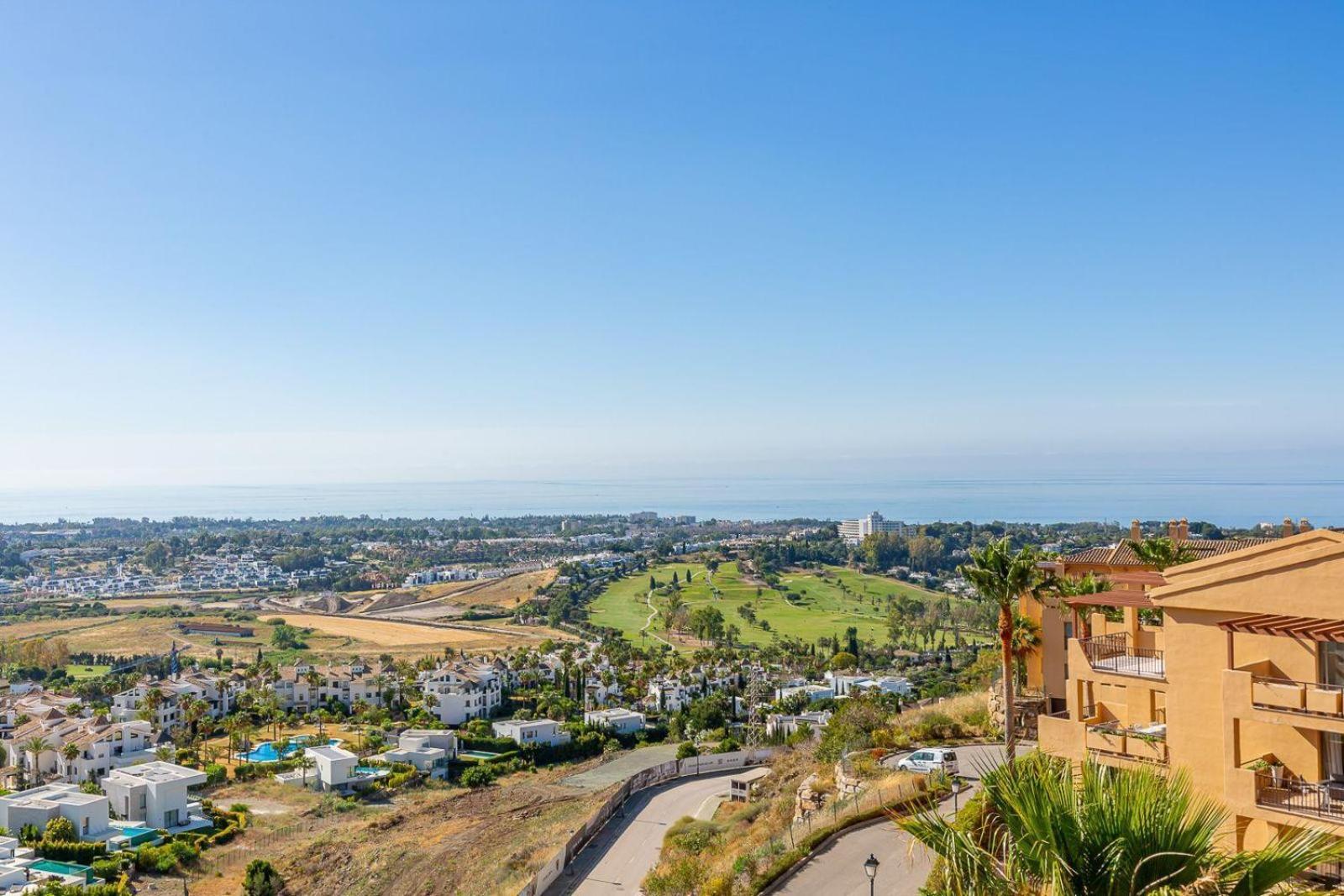 2-bedroom Penthouse With Panoramic Scenery Apartment *