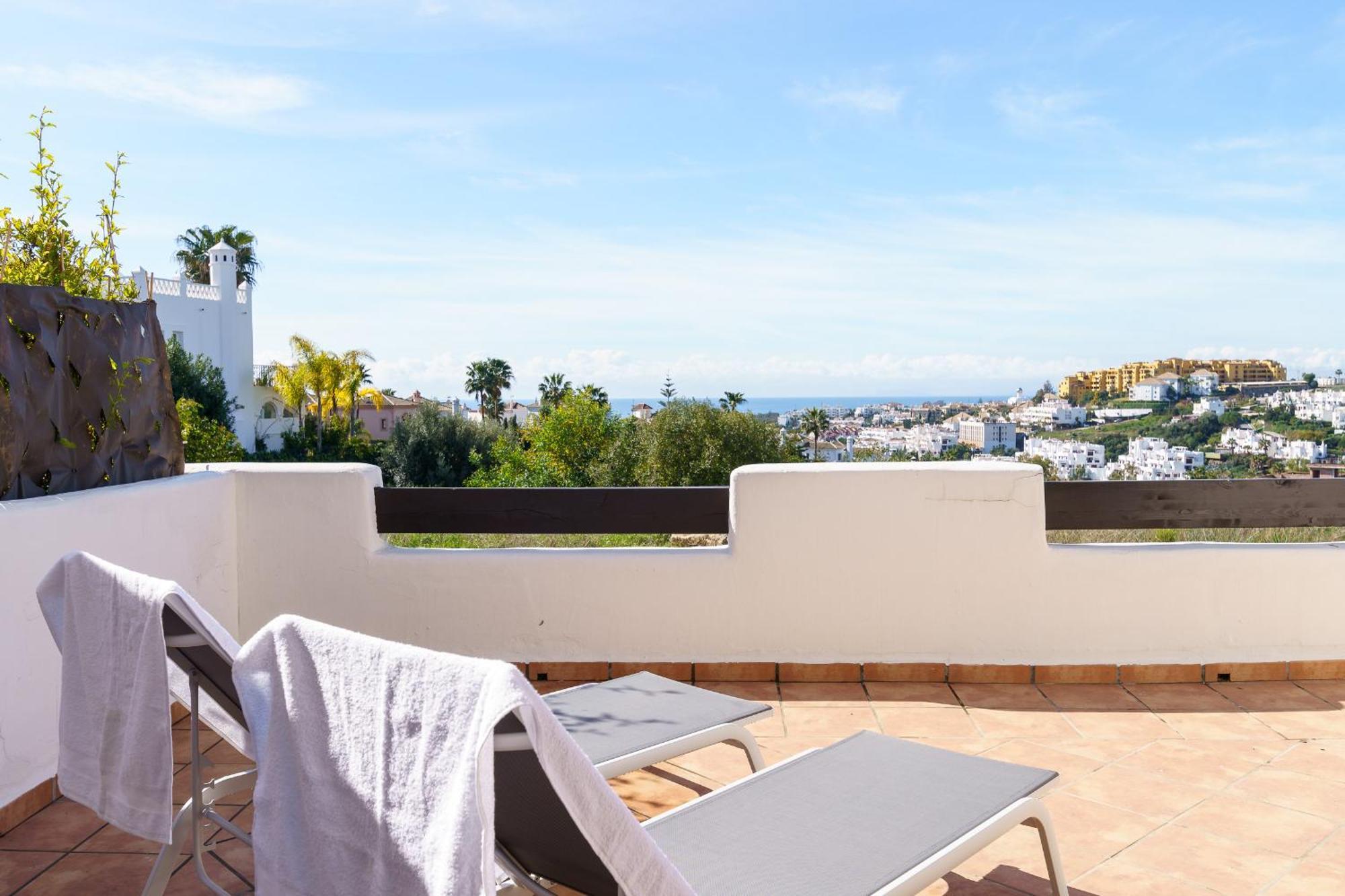 Luxe Golf & Family House Escape - Happy Estepona