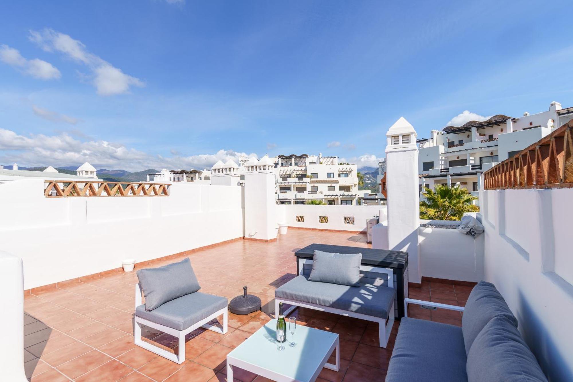 Luxe Golf & Family House Escape - Happy * Estepona