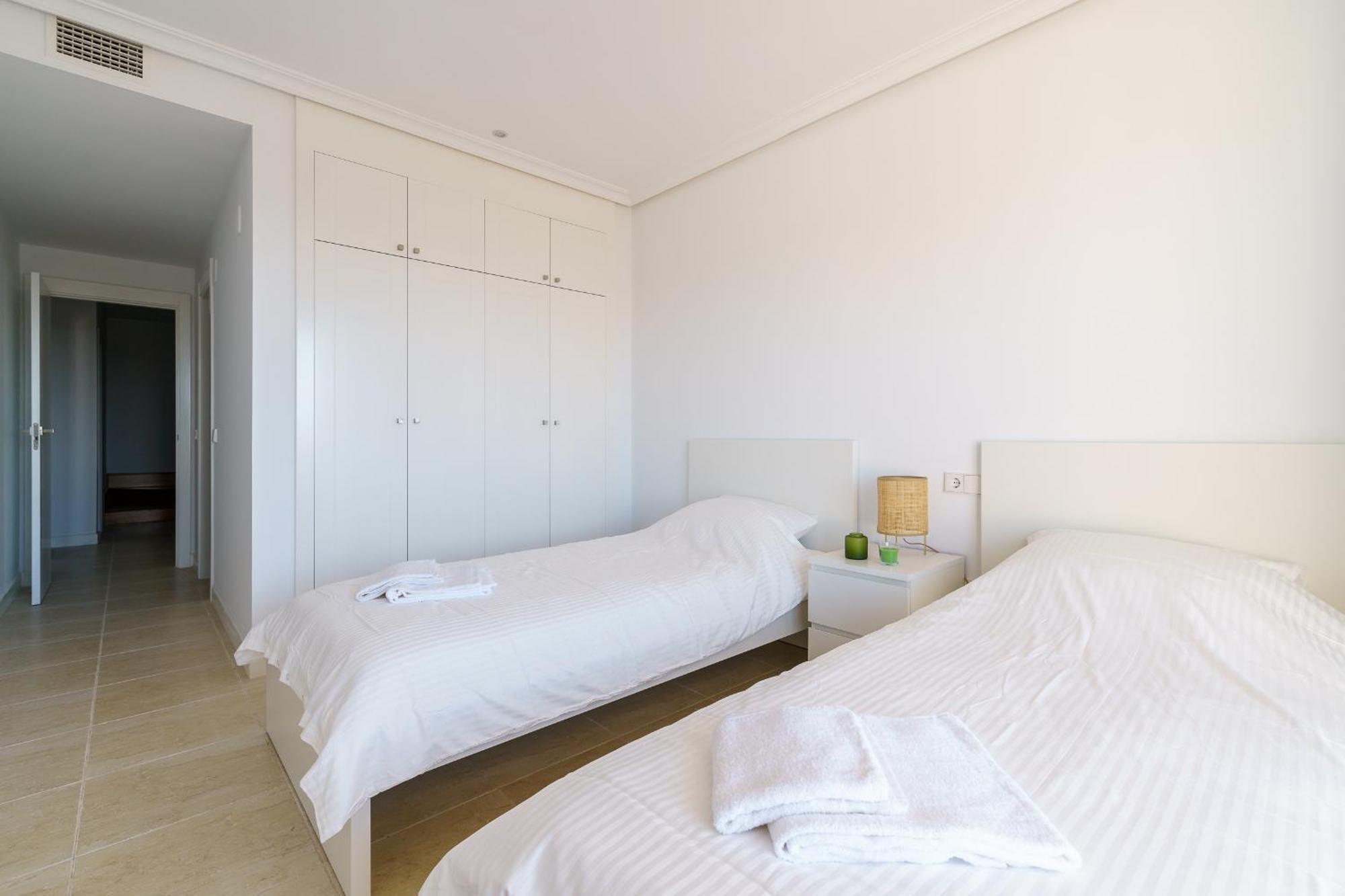 Luxe Golf & Family House Escape - Happy Apartment