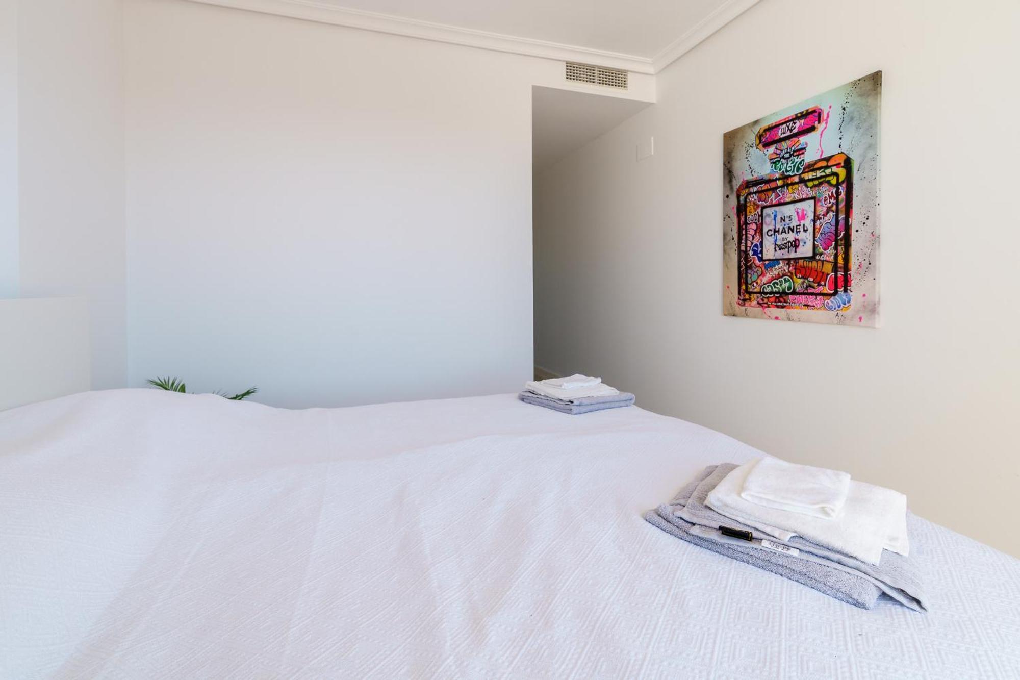 Luxe Golf & Family House Escape - Happy Apartment Estepona