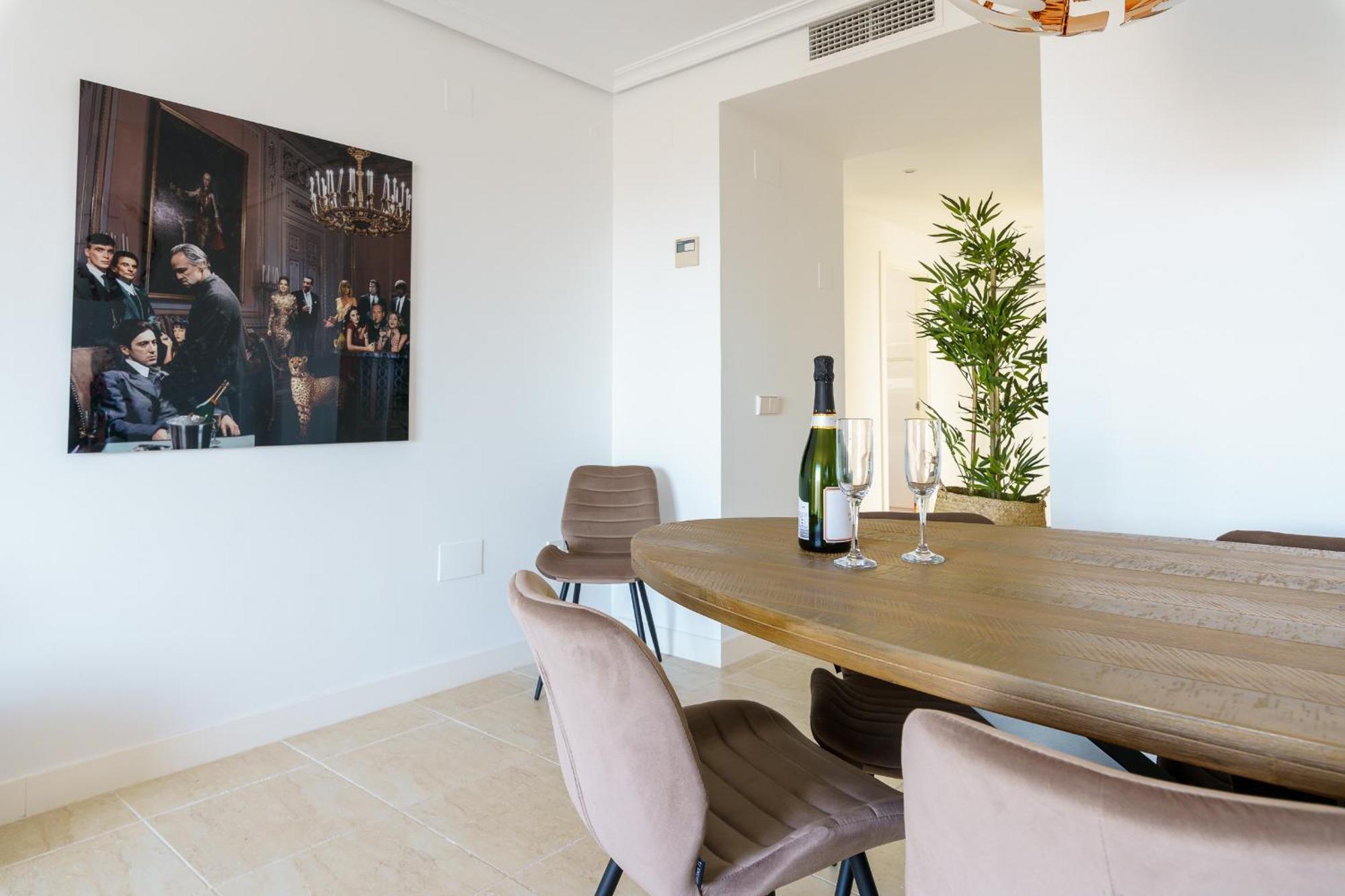 Luxe Golf & Family House Escape - Happy Apartment Estepona