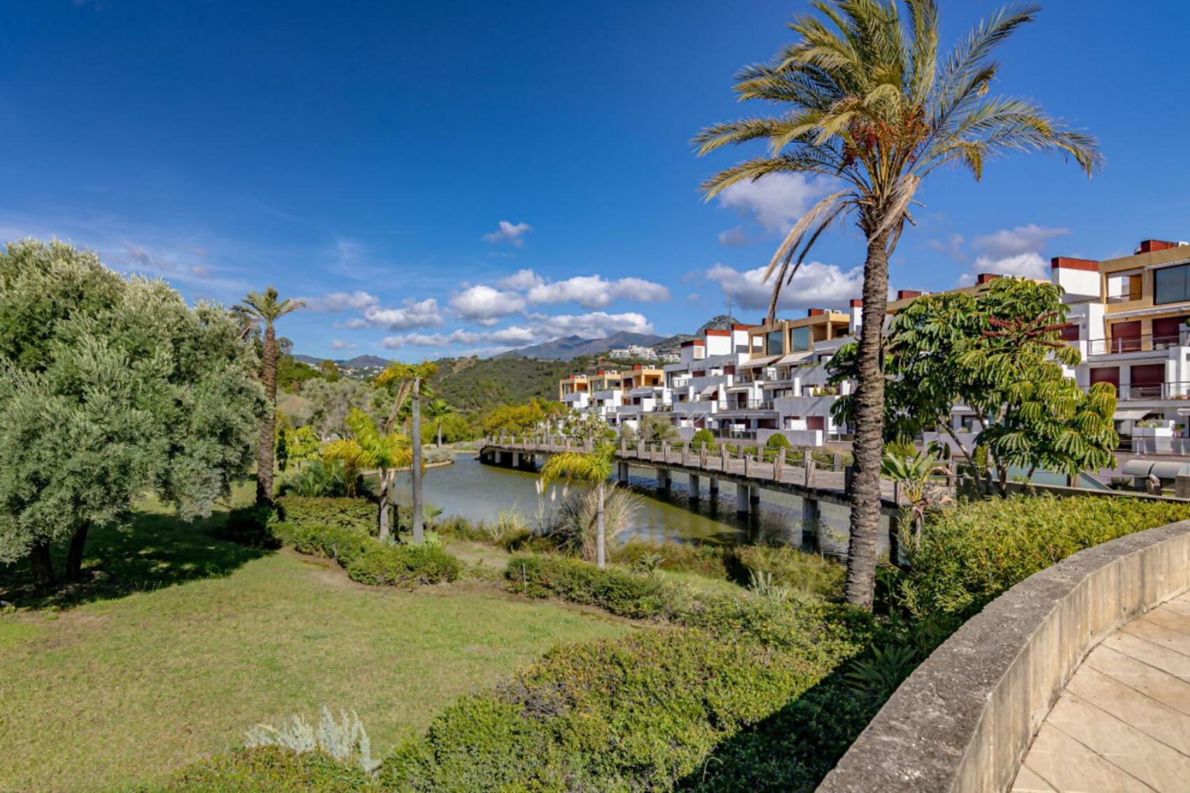 Apartment Piscina Climatizada Gym Jacuzzi Sauna Tennis Estepona