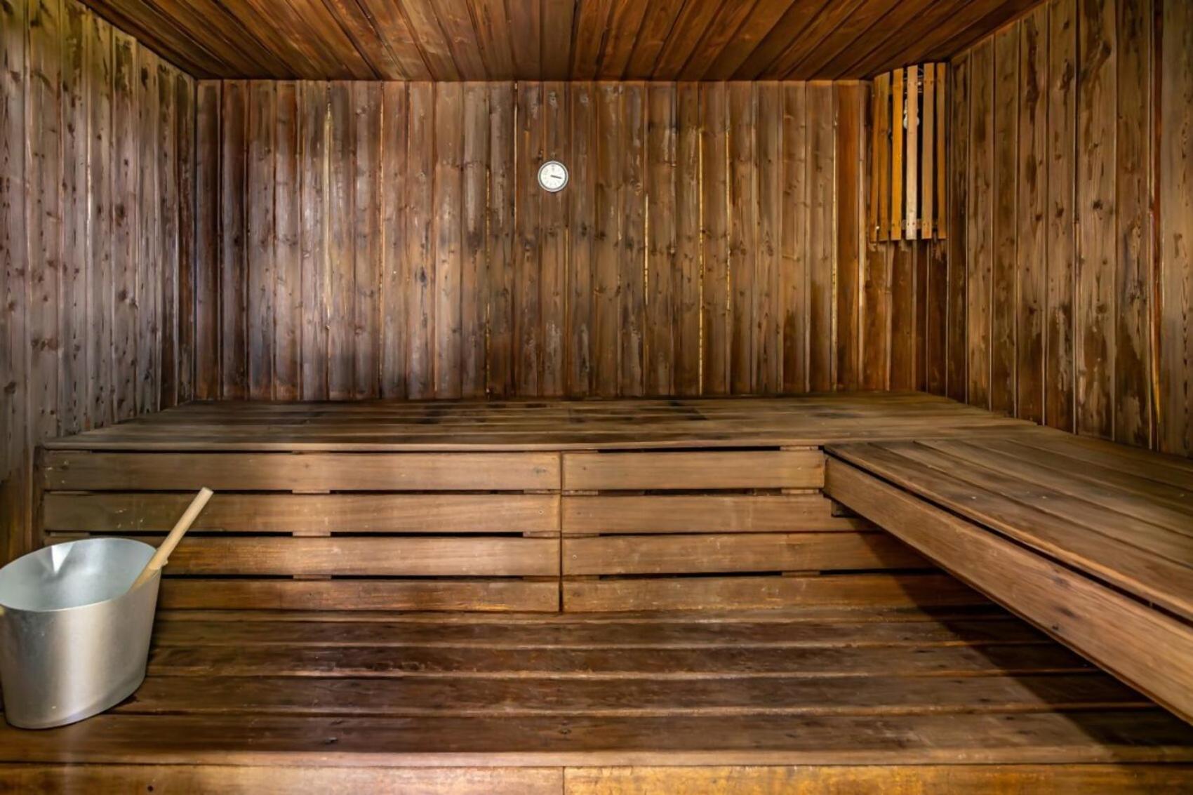Piscina Climatizada Gym Jacuzzi Sauna Tennis * Estepona