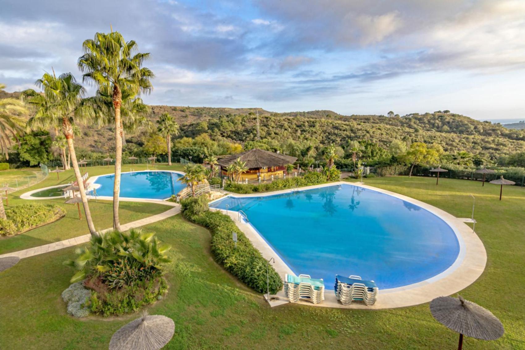 Piscina Climatizada Gym Jacuzzi Sauna Tennis Apartment Estepona