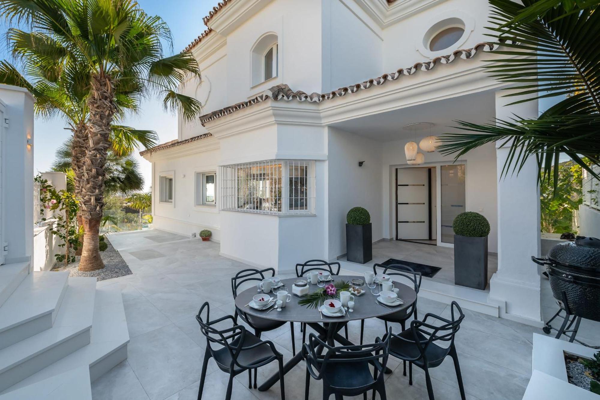 About Estrella De Oro Villa Estepona