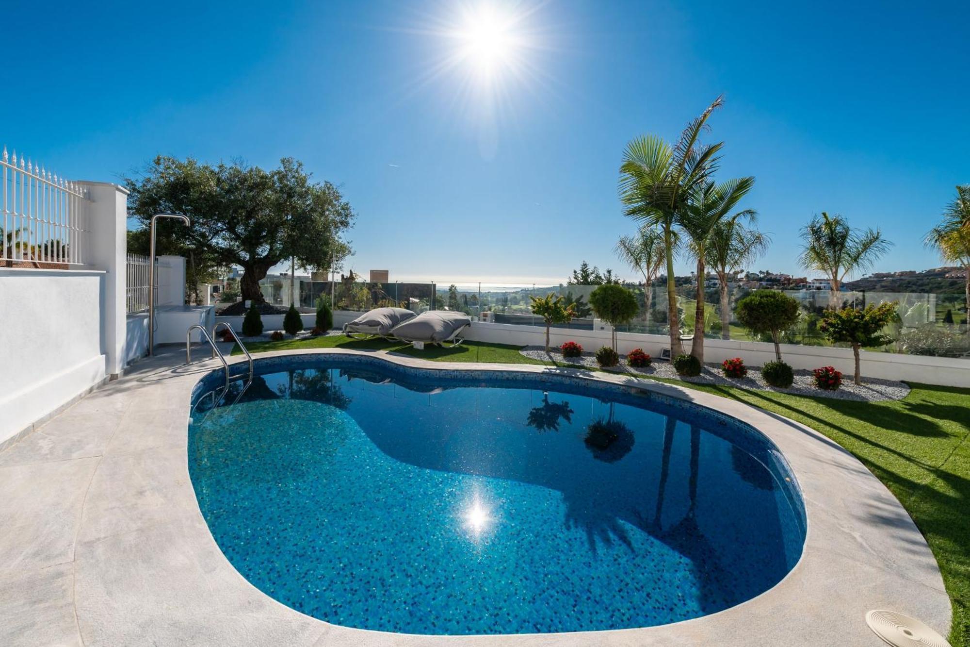 About Estrella De Oro Villa Estepona