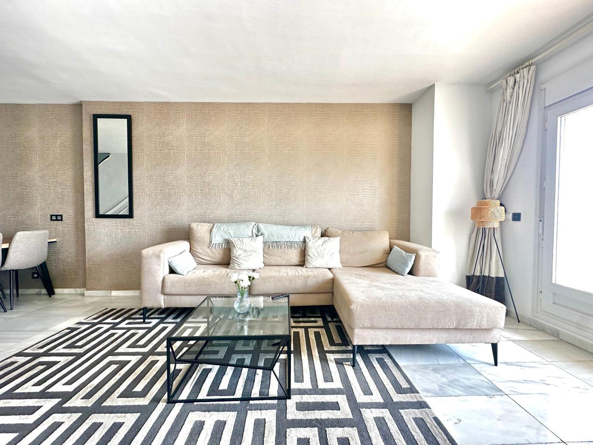 Belgravia Club, Marina Holiday home