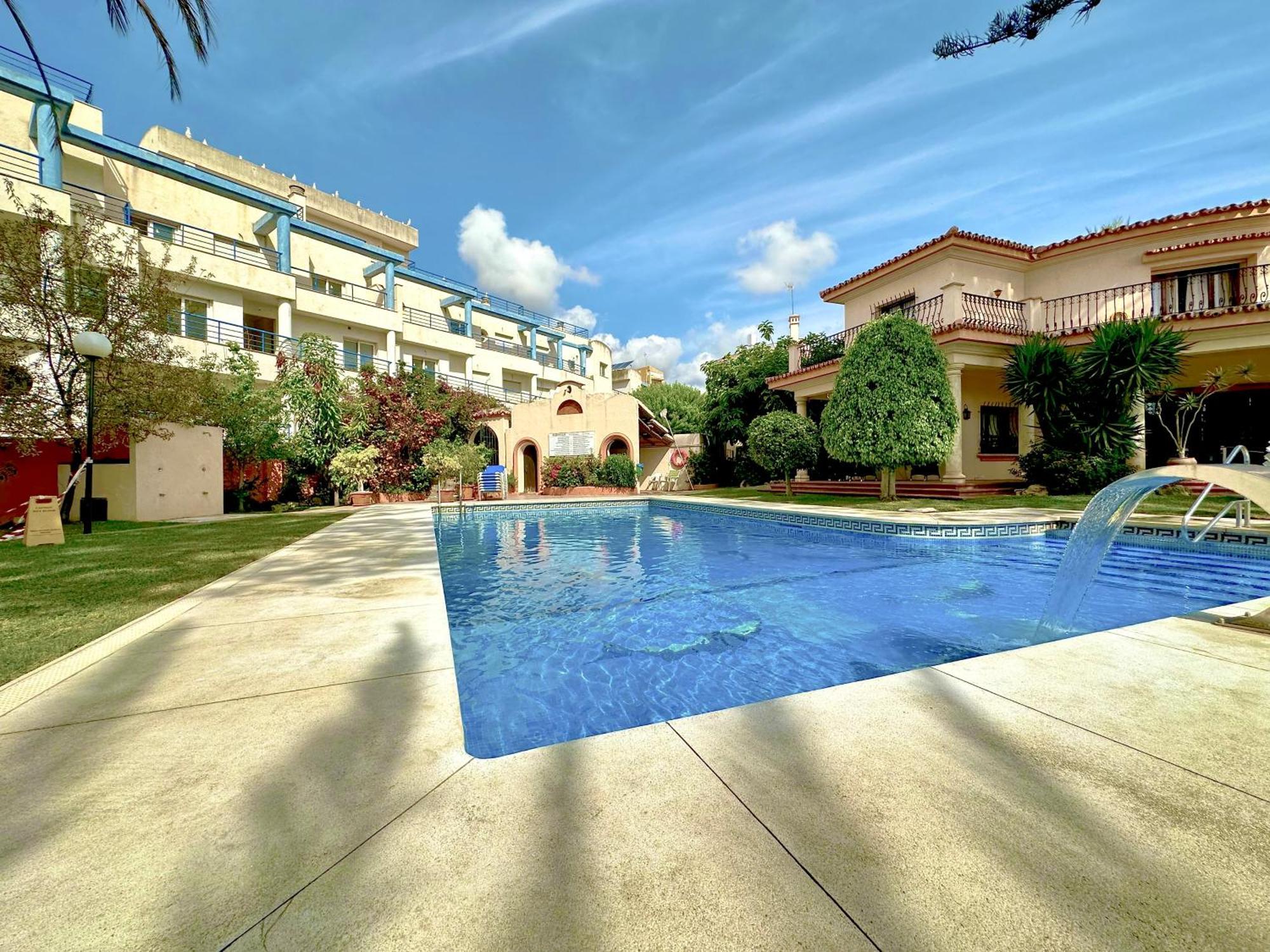 Belgravia Club, Marina *