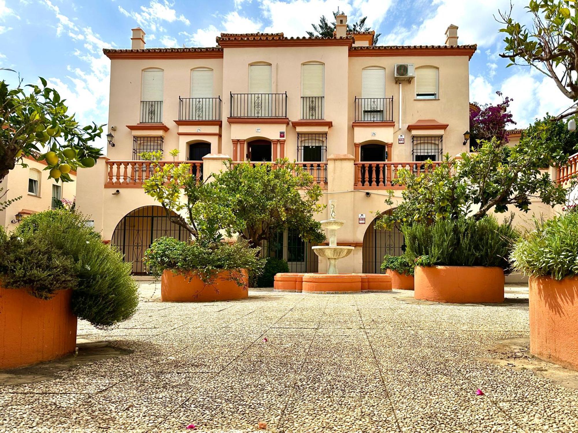 Belgravia Club, Marina