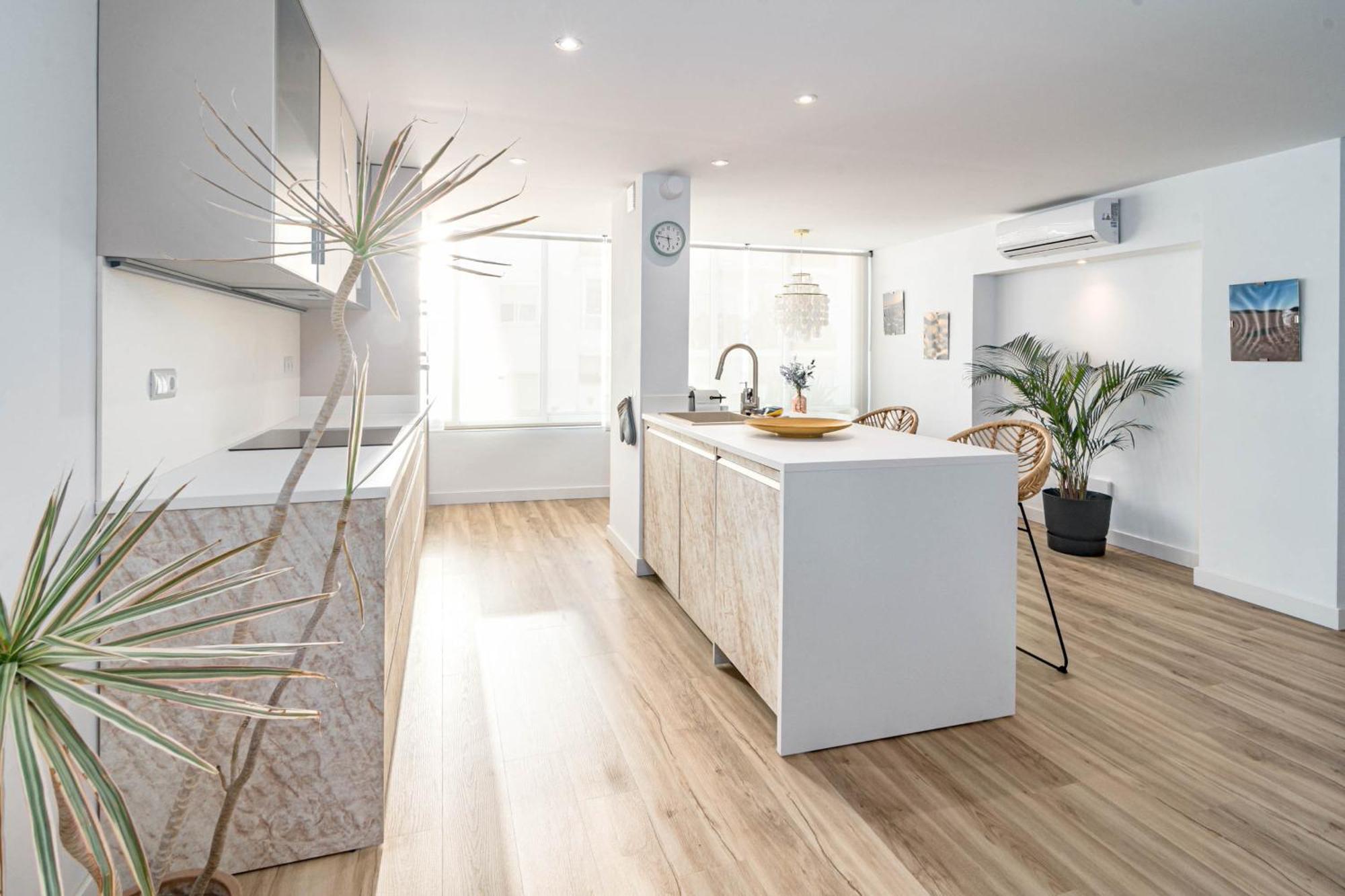 Eac3f- Modern & Light Steps From The Sea *