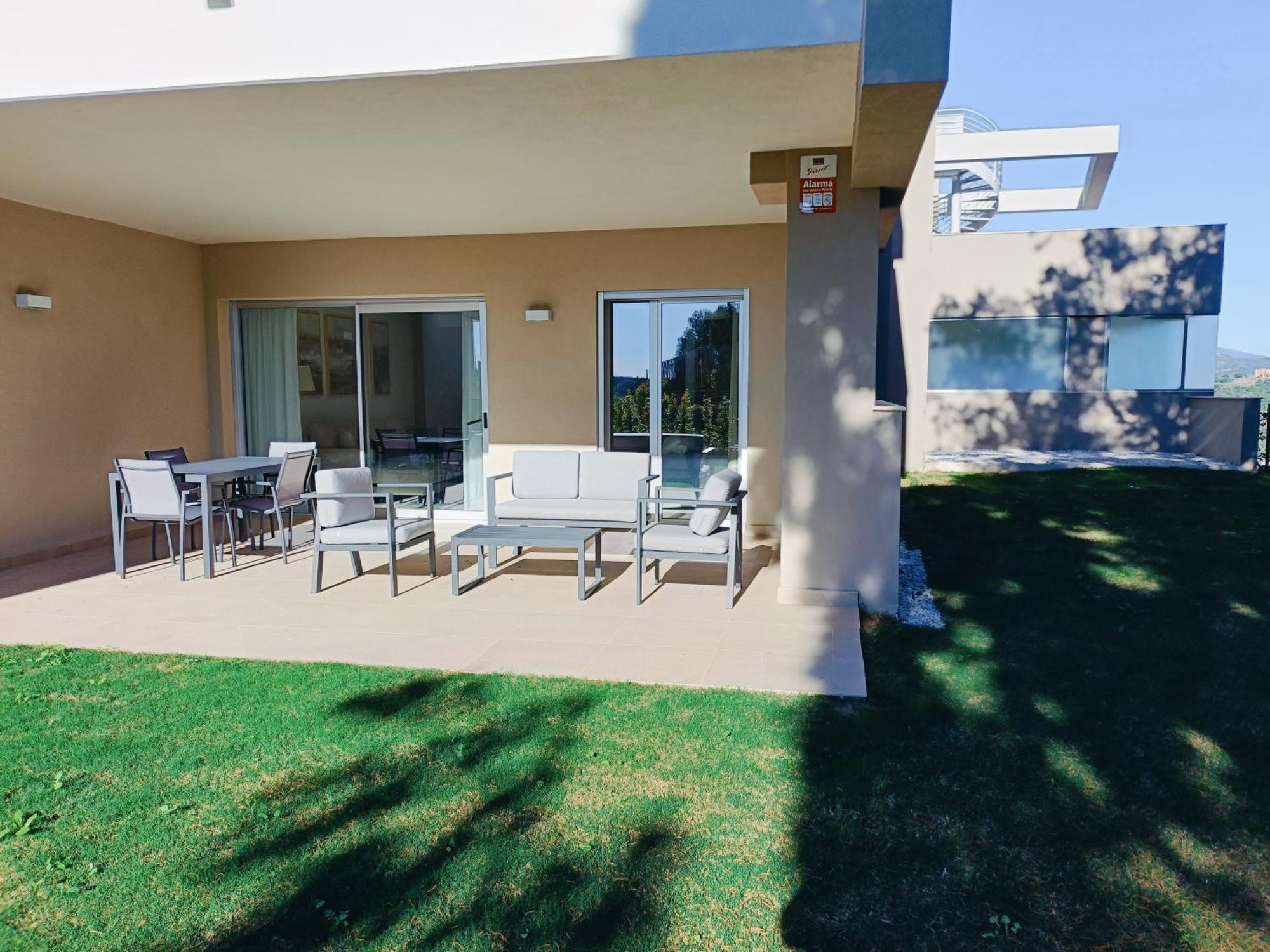 Sunny Golf Apartment *