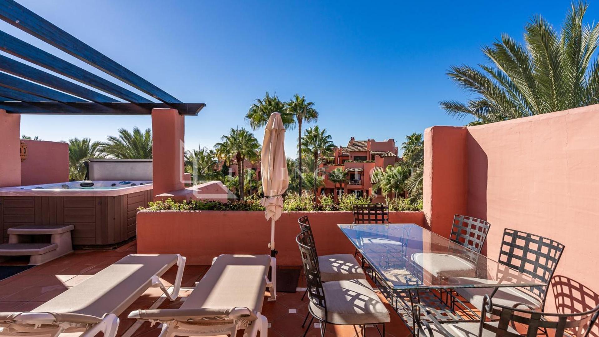 Menara Penthouse Apartment Estepona