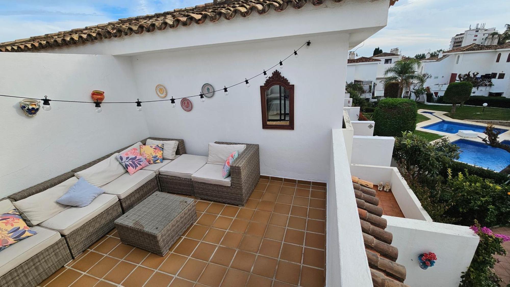 4 Bedroom Townhouse 200 Meters From The Beach! Apartment Estepona