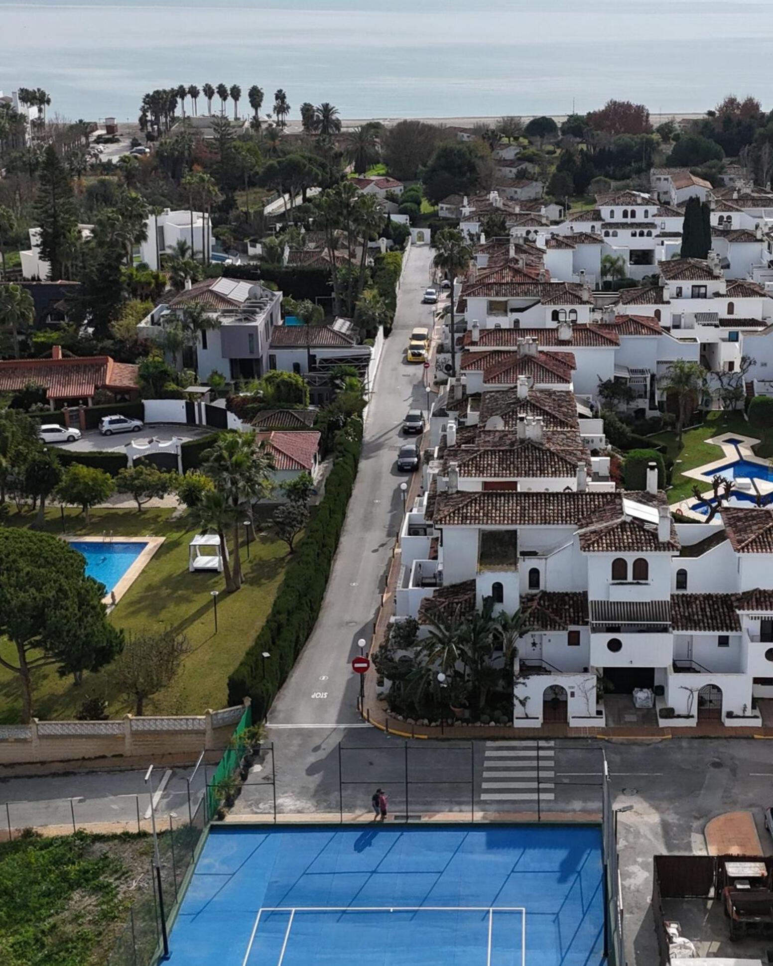 Apartment 4 Bedroom Townhouse 200 Meters From The Beach! Estepona