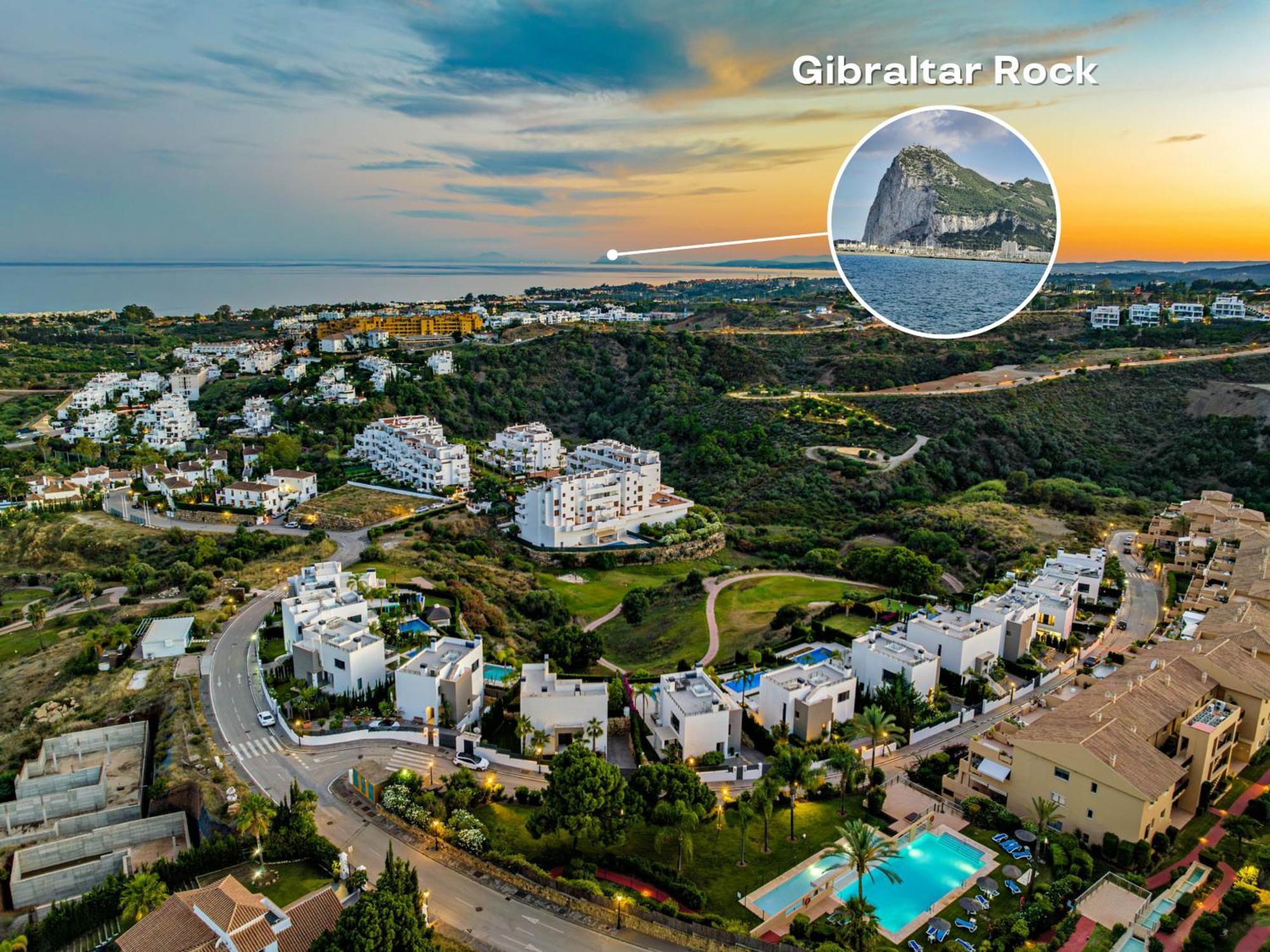 Vacation Marbella I Iniesta, Golf Community, Brand-new Built, Infinity Pool