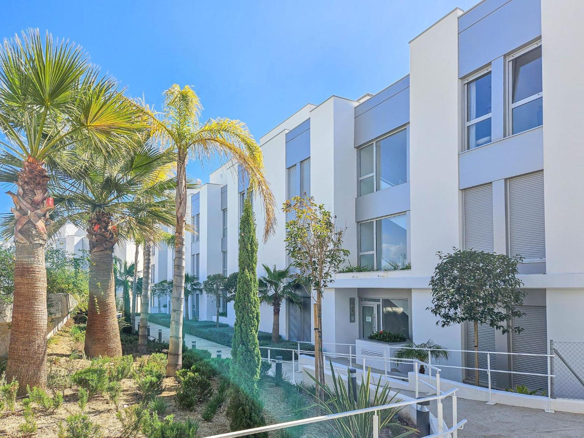 Apartment 2 Bed In Le Mirage Iii, Cancelada