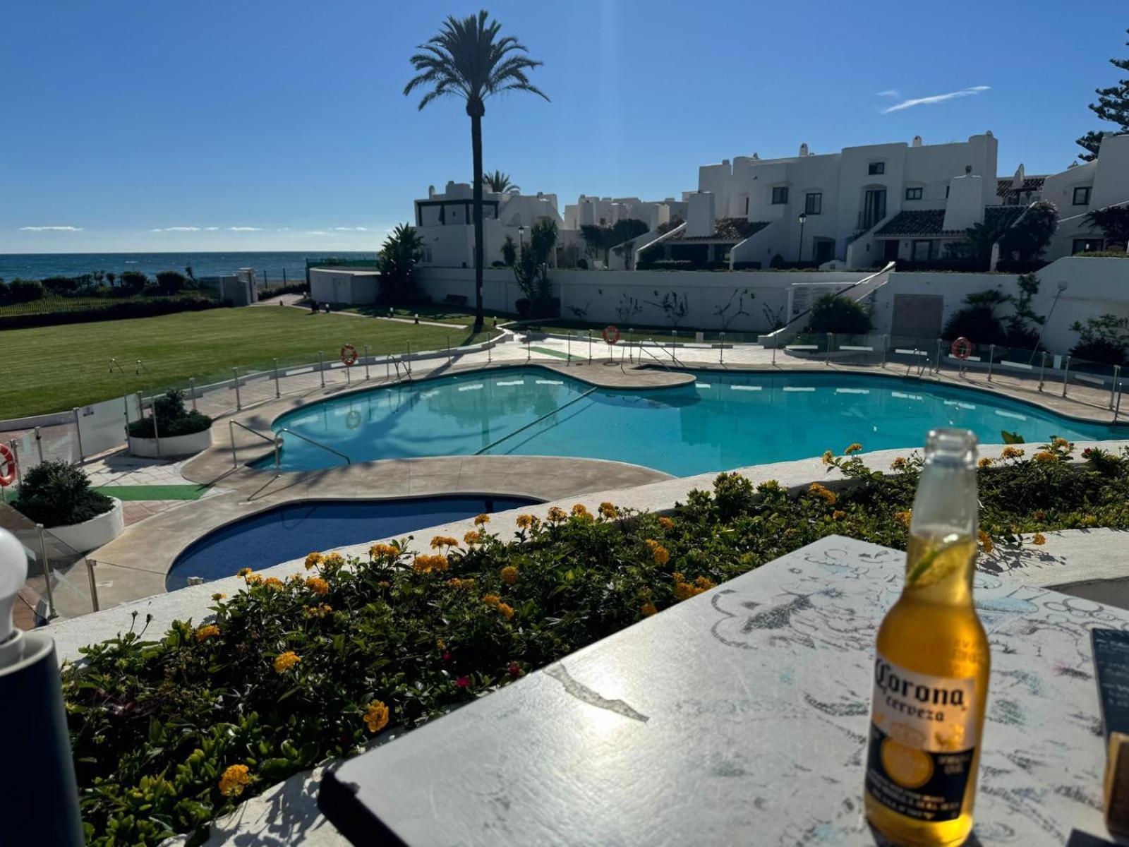 Villa Playa 2 Con Amplia Terraza Privada Estepona