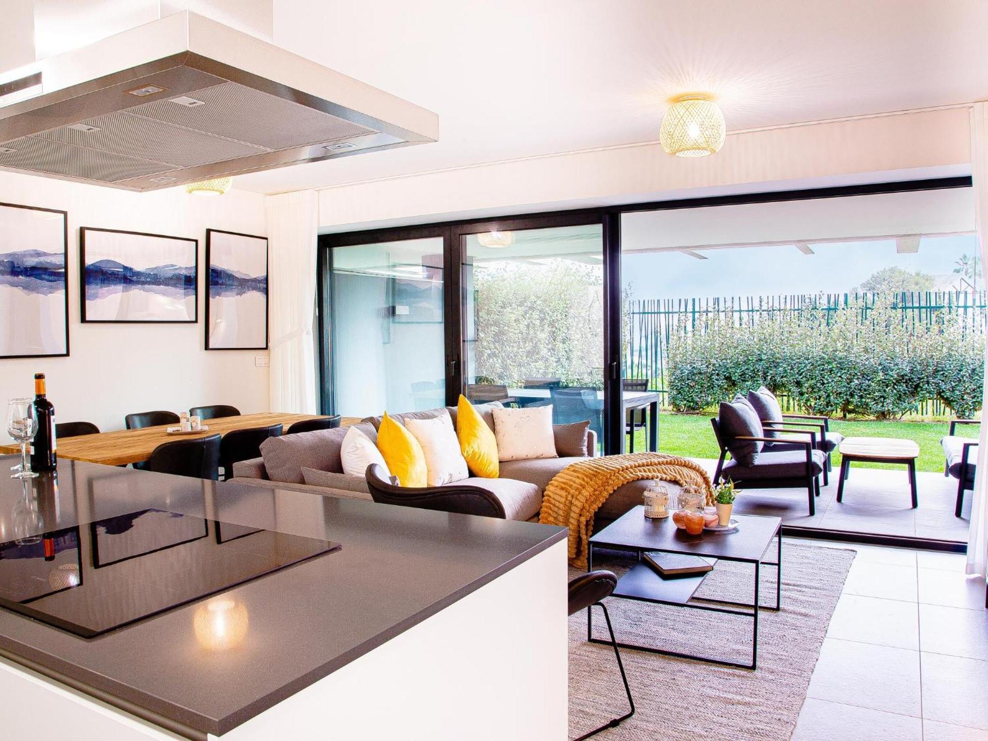 Apartamento Sunny Gozy Retreat In The Heart Of The Coast *
