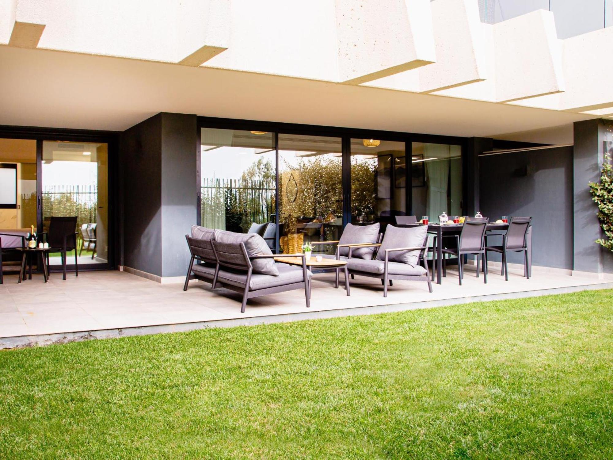 Sunny Gozy Retreat In The Heart Of The Coast