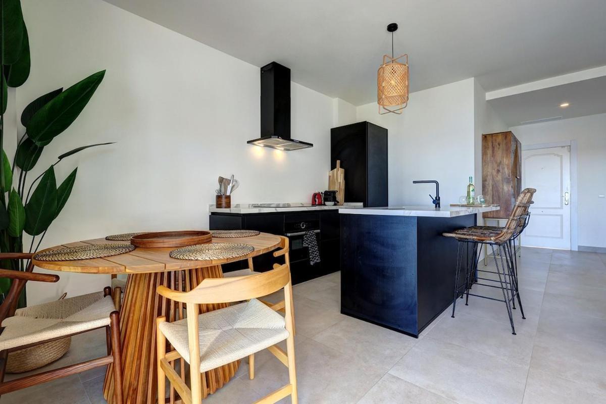 Gerenoveerd Diez: Groot Balkon & Zeezicht Estepona