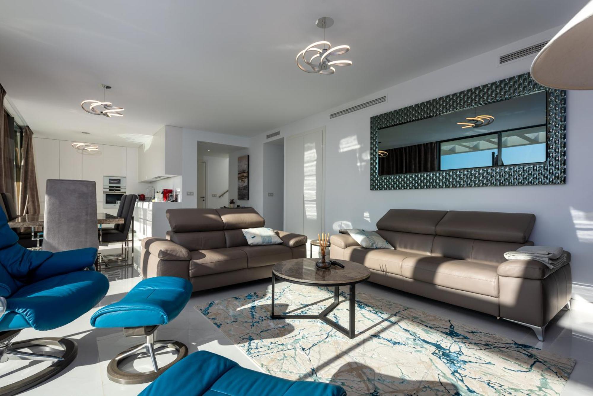 Duplex Penthouse In Cataleya Apartment *