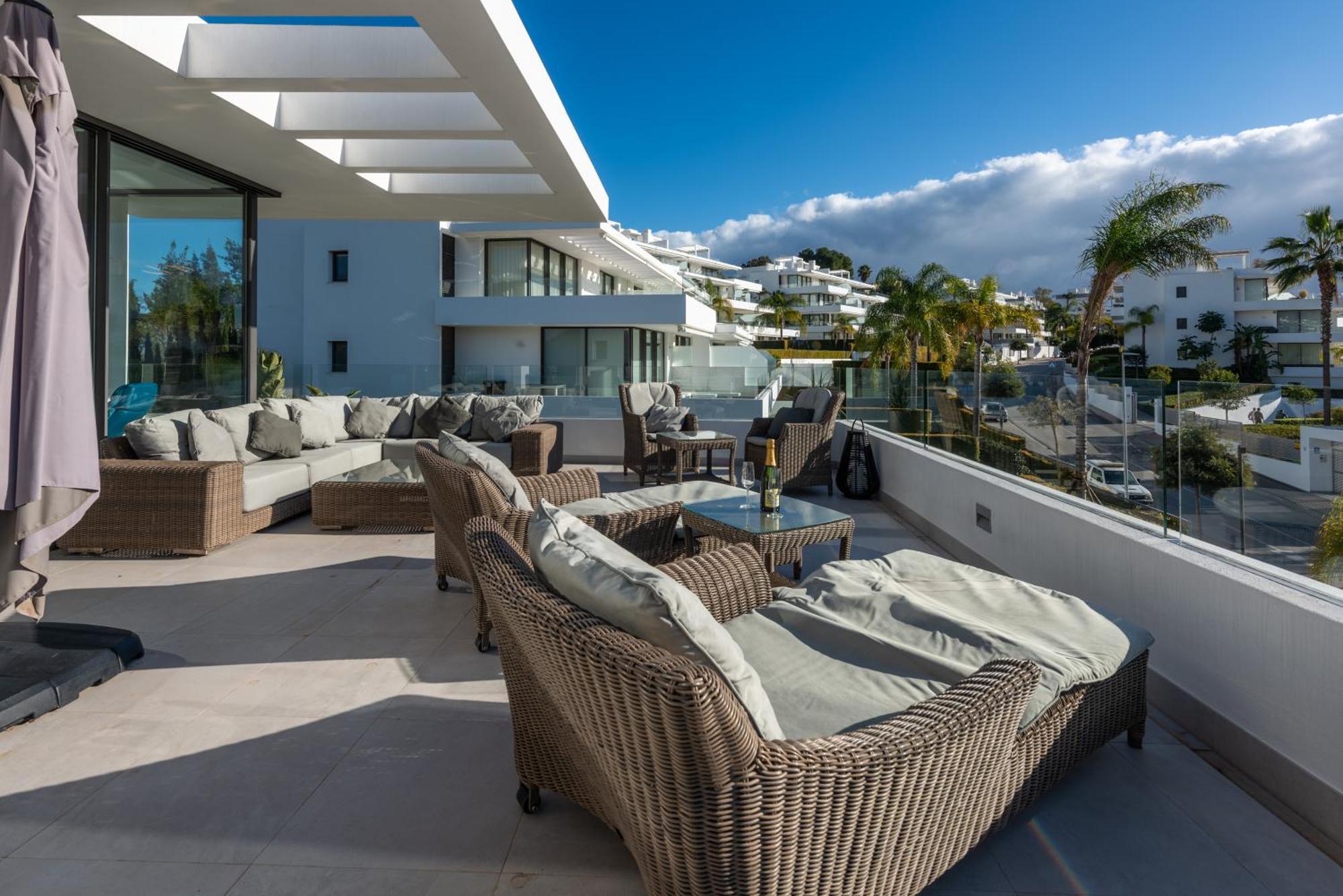 Duplex Penthouse In Cataleya Apartment