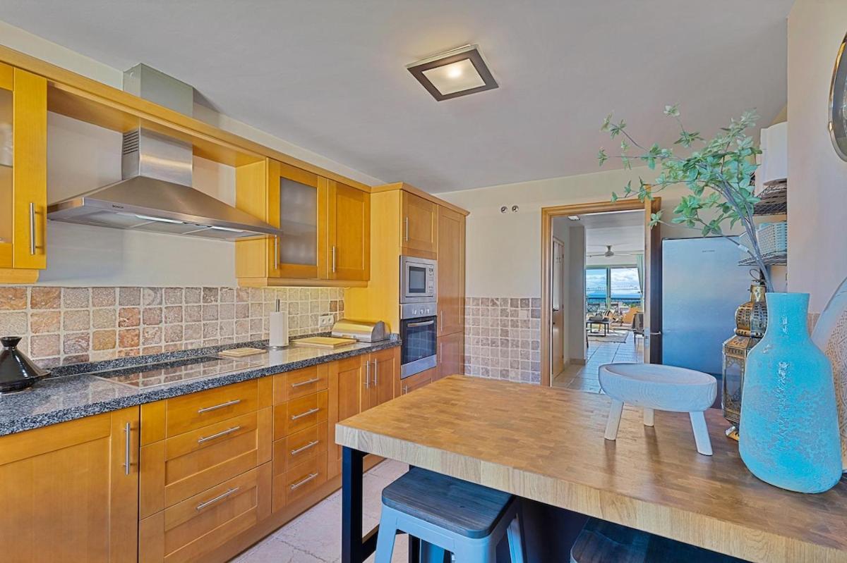 Stunning Sea View Penthouse Apartment *
