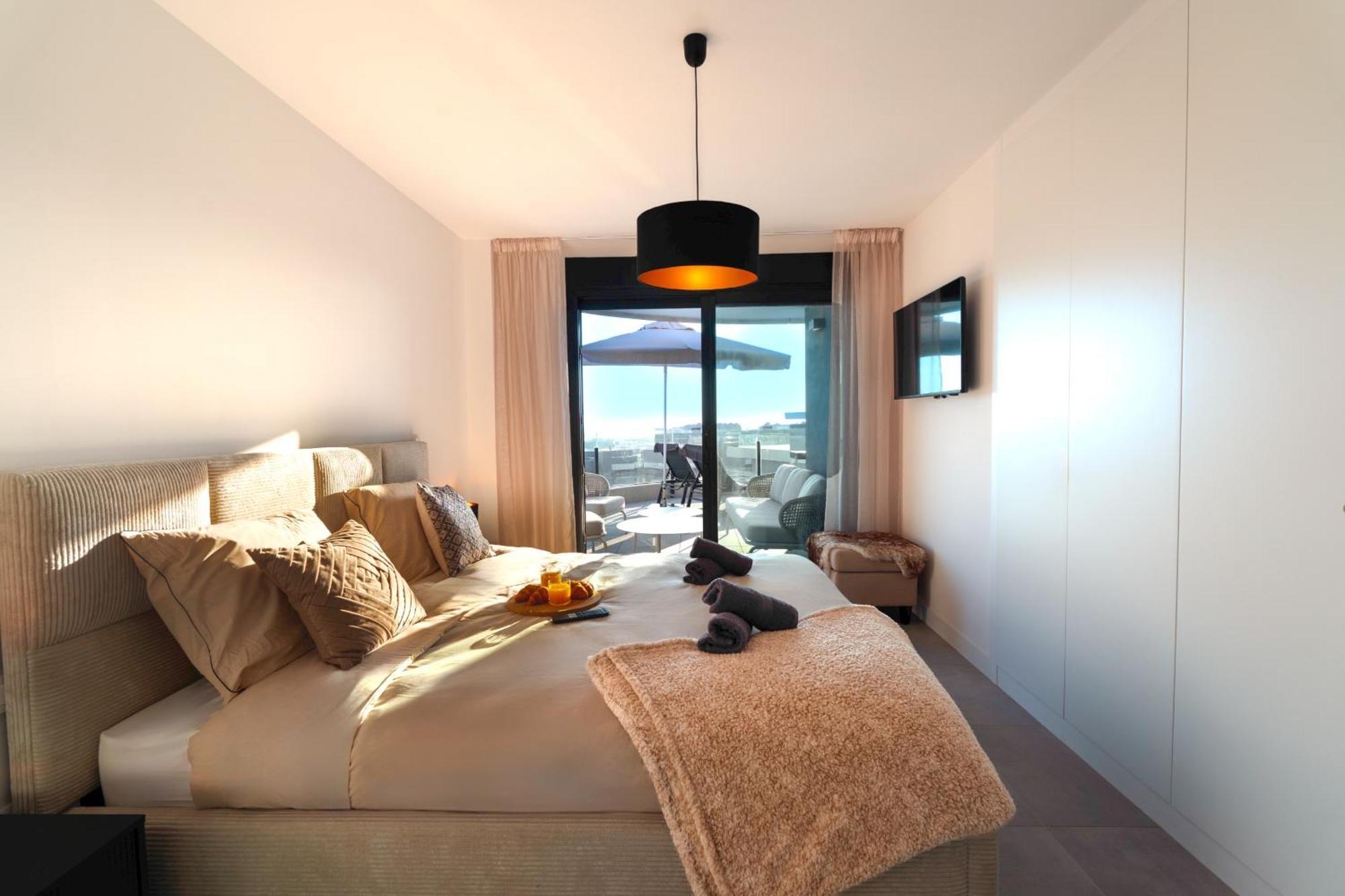 Beautiful New Penthouse In Apartment
