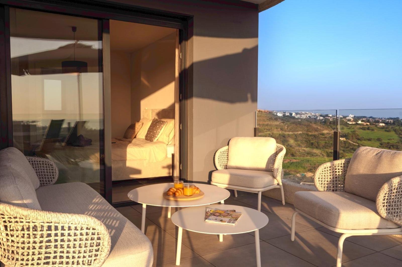 Beautiful New Penthouse In Apartment
