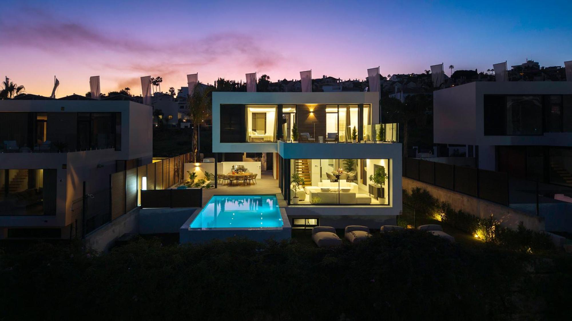 Vacation Marbella I Chic, Cutting-edge Amenities, Private Heated Infinity Pool, Golf Front Location, Cinema * Estepona