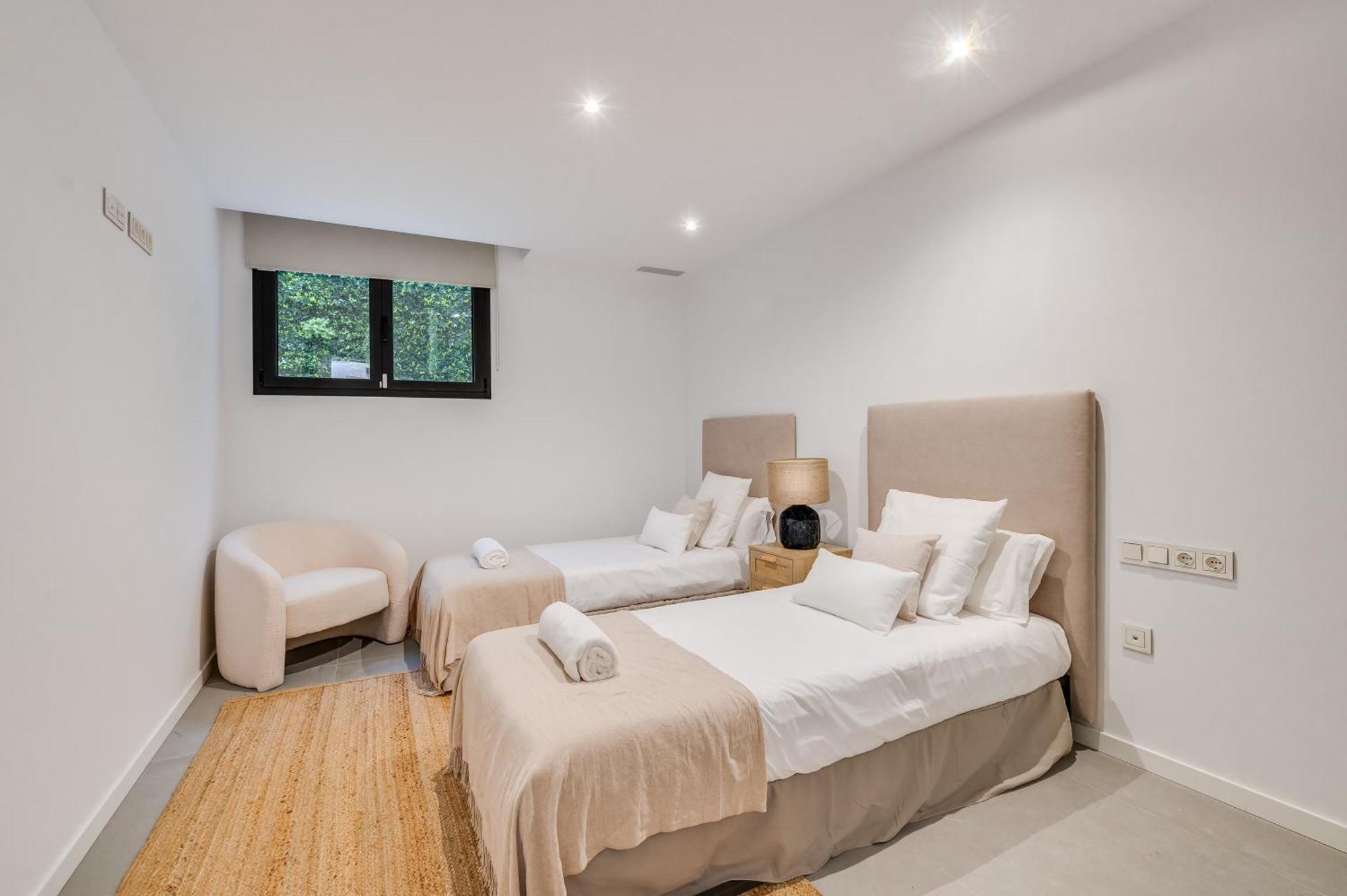 Villa Vacation Marbella I Chic, Cutting-edge Amenities, Private Heated Infinity Pool, Golf Front Location, Cinema *