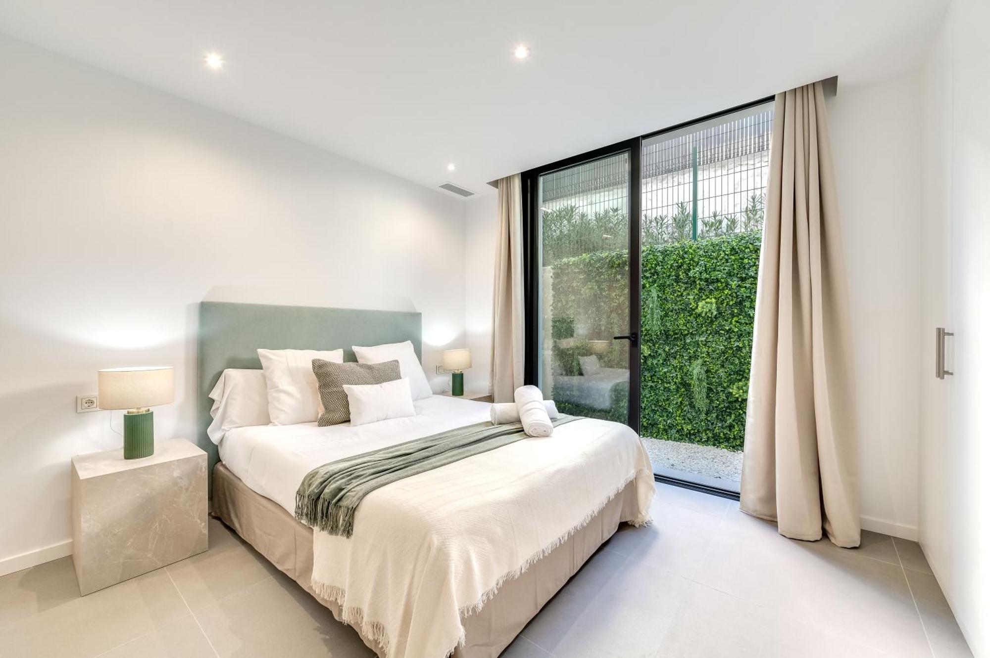 Vacation Marbella I Chic, Cutting-edge Amenities, Private Heated Infinity Pool, Golf Front Location, Cinema
