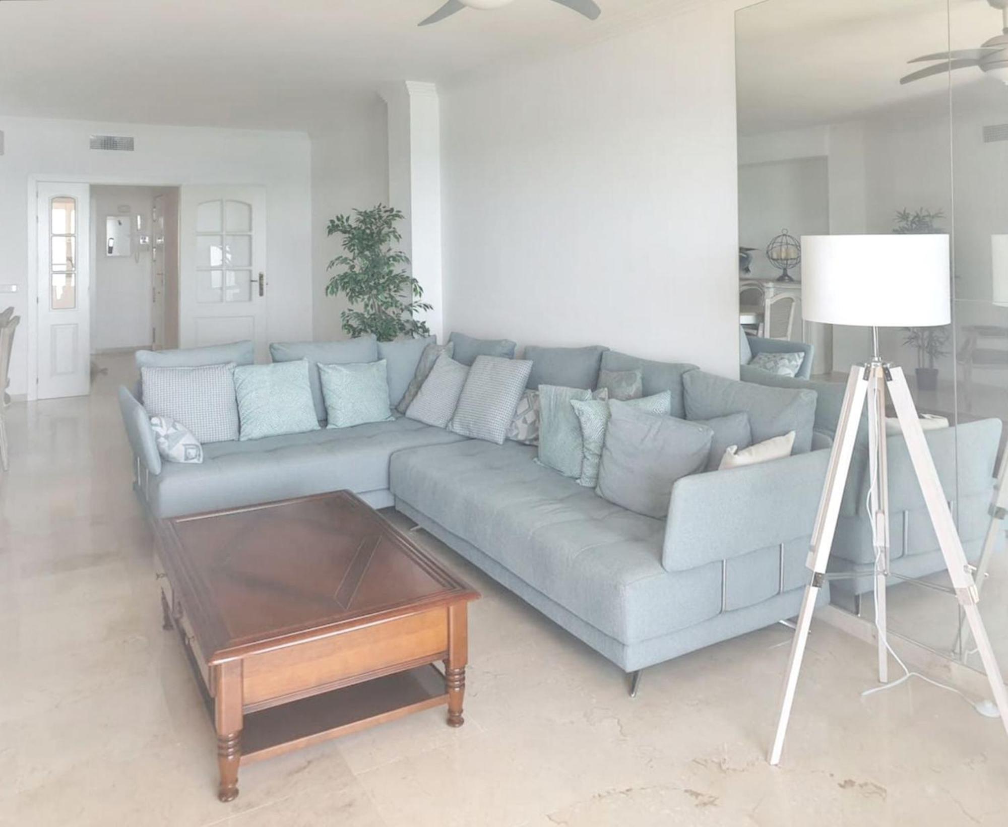 Spacious With Sea View In 140 M² Apartamento Estepona